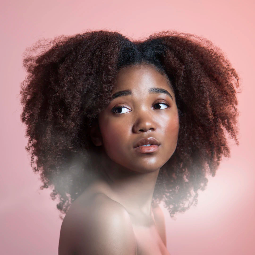 Les tendances hautes en couleur des cosmétiques afro