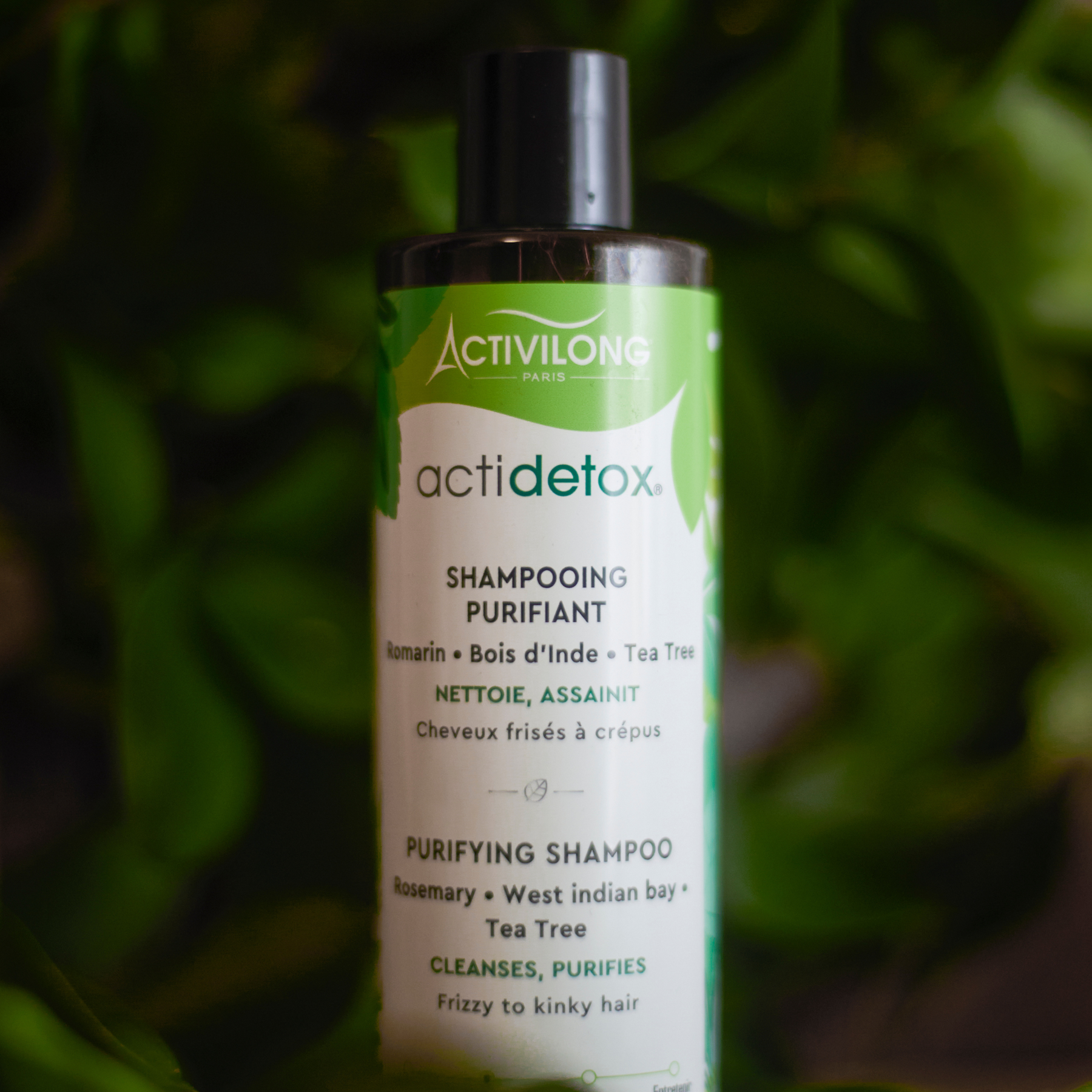 ACTIVILONG ACTIDETOX Shampooing Purifiant 250ml bottle by ABS France Wholesale against a blurred natural background