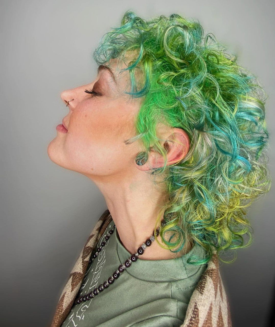Crazy Color's Person with blue & green hair by ABS France Wholesale