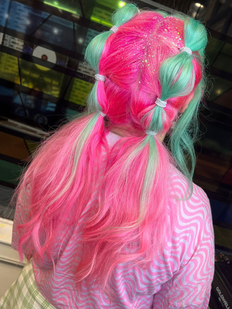 Crazy Color's persons with the pink and blue hair by ABS France Wholesale