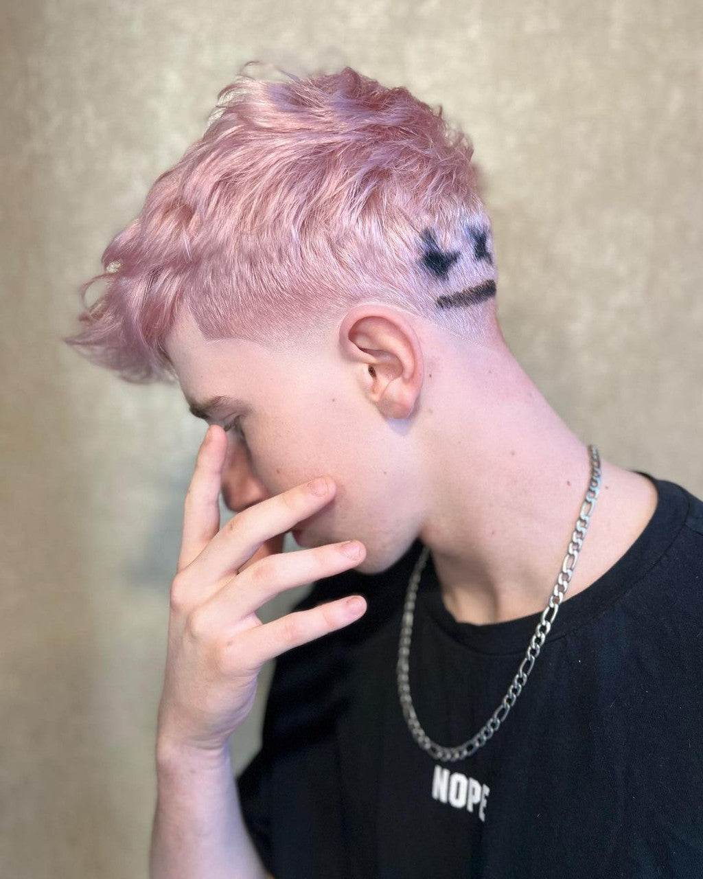 Crazy Color's person with light pink hair by ABS France Wholesale