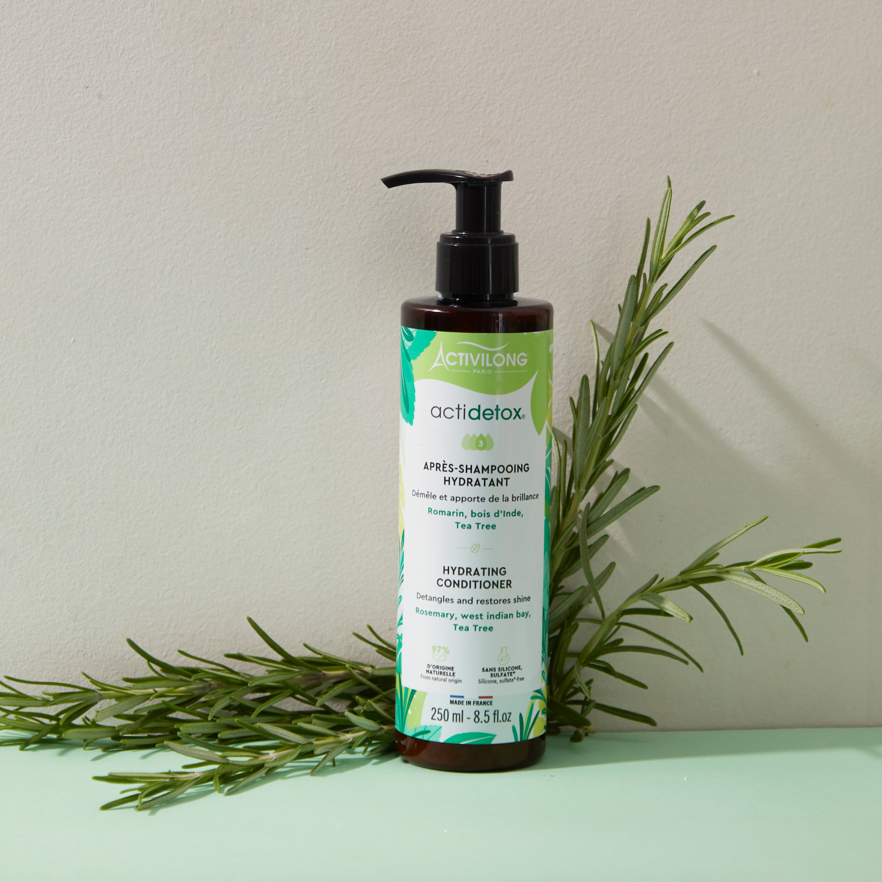 ACTIVILONG ACTIDETOX Après-Shampooing Hydratant 250ml bottle by ABS France Wholesale on a light background